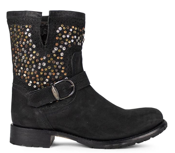Sendra &Icirc;ncălțămintea care Redefinește Eleganța și Rezistența &icirc;n Viața de Zi cu Zi